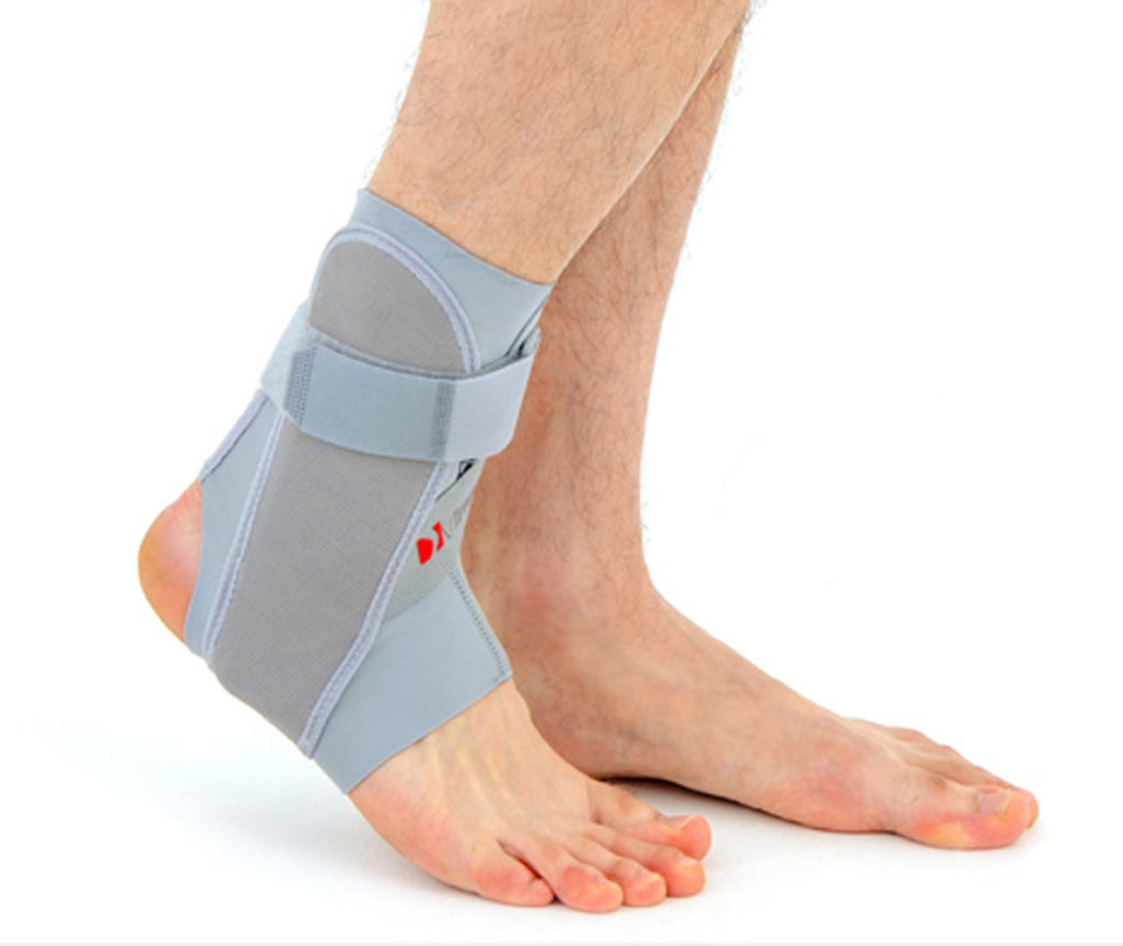 Ankle-Brace-with-Shells-and-ATFL-Cross-Strap-–-Vincero-1-AM-SX-03